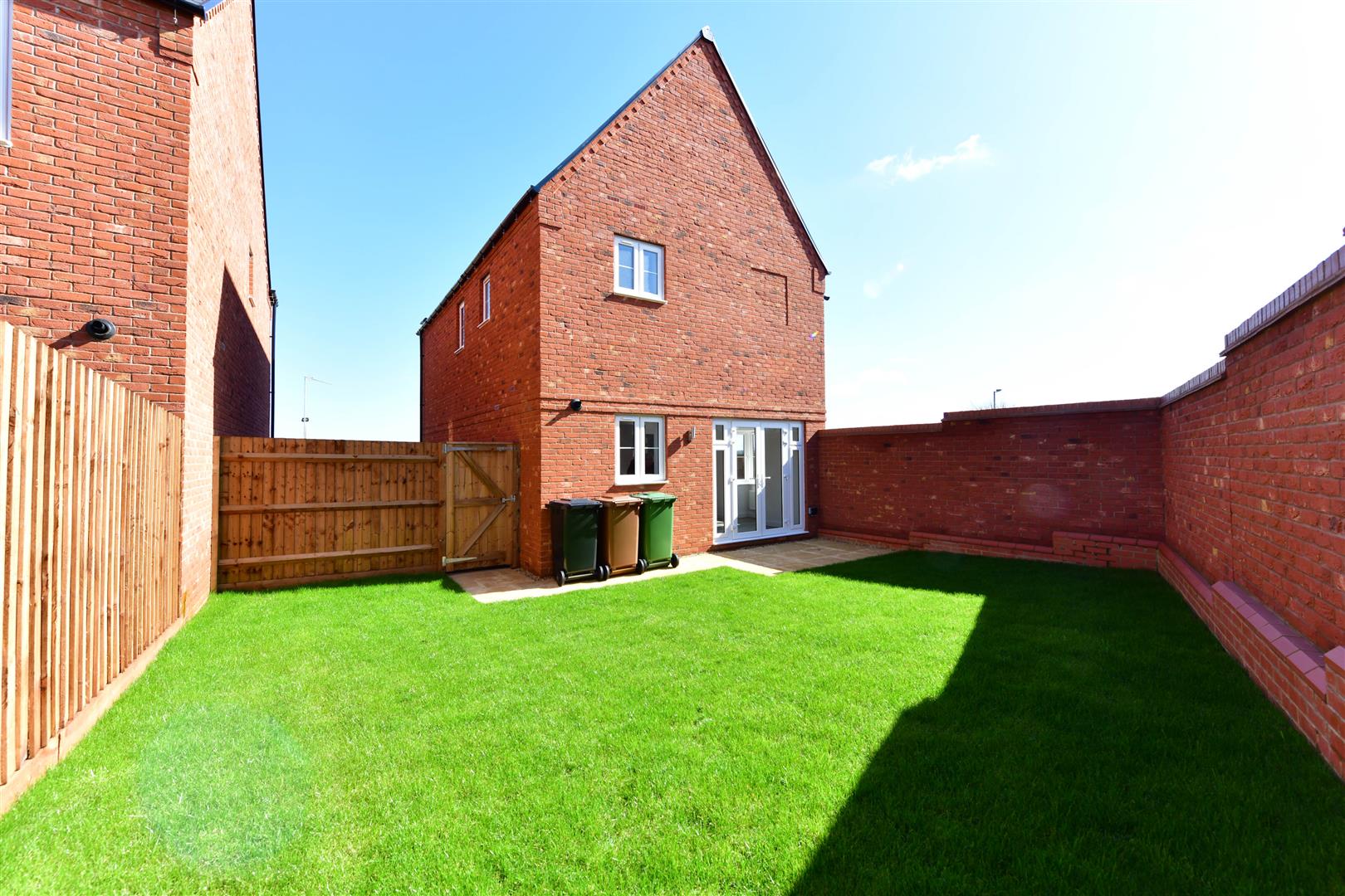 House Kelmarsh Grove in Wellingborough