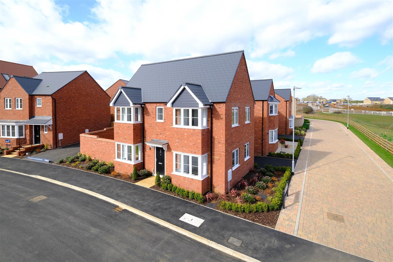 House Kelmarsh Grove in Wellingborough