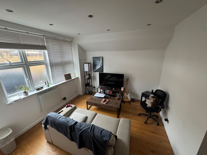 Flat Barb Mews in Greater London