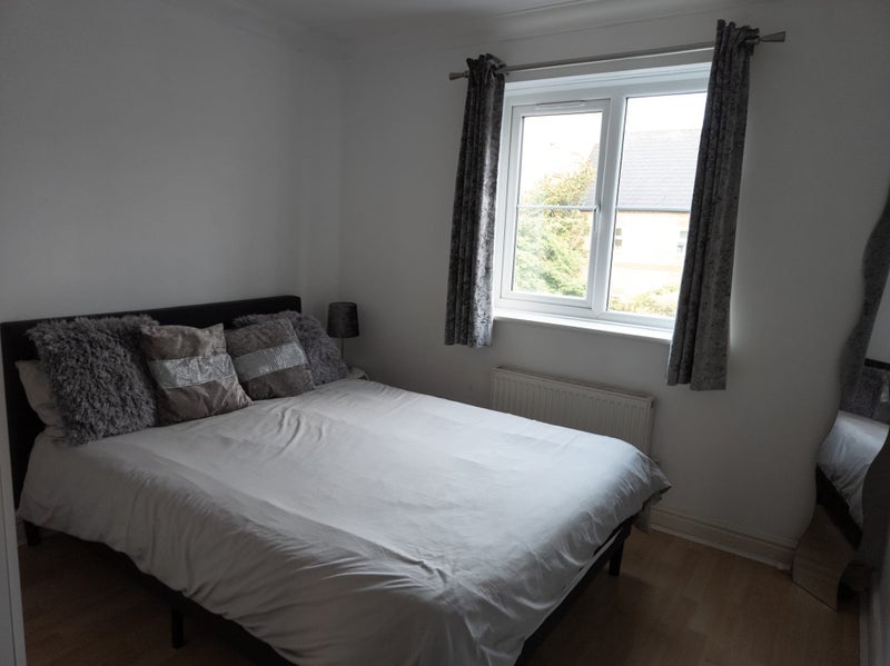 Room Coldstream Road in Caterham on the Hill