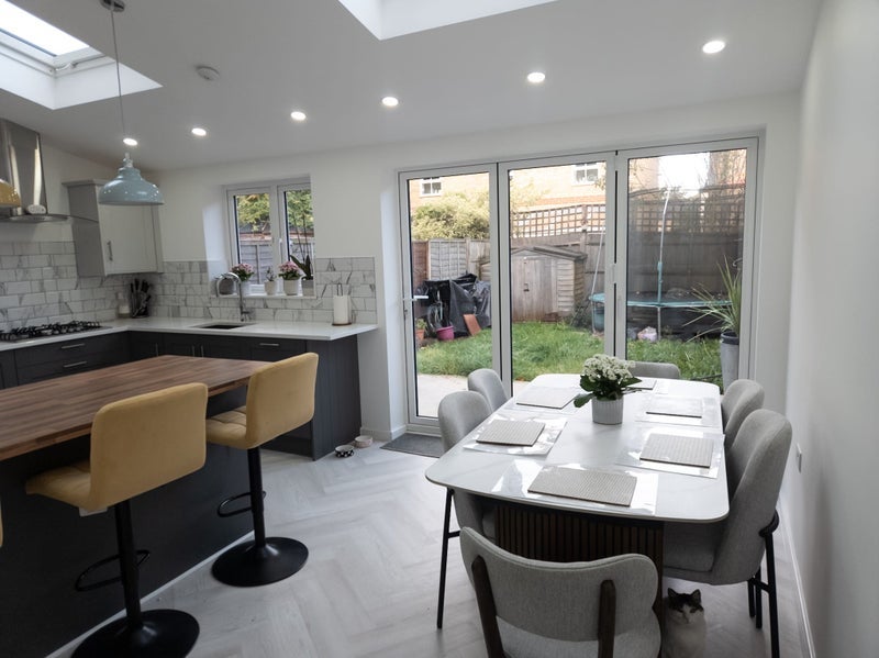 Room Coldstream Road in Caterham on the Hill