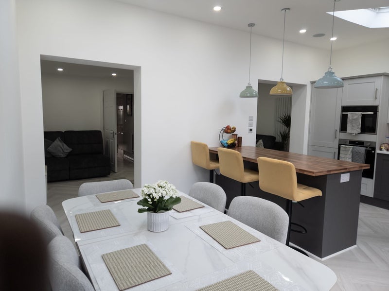 Room Coldstream Road in Caterham on the Hill