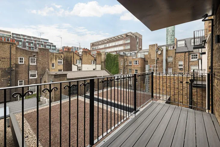 Flat Charlotte Street in Greater London
