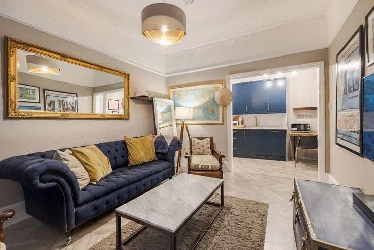 Flat Prince of Wales Drive in Greater London