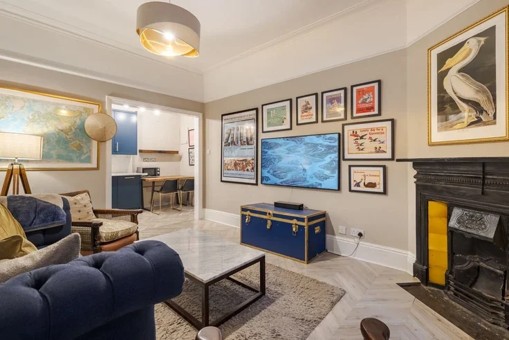 Flat Prince of Wales Drive in Greater London
