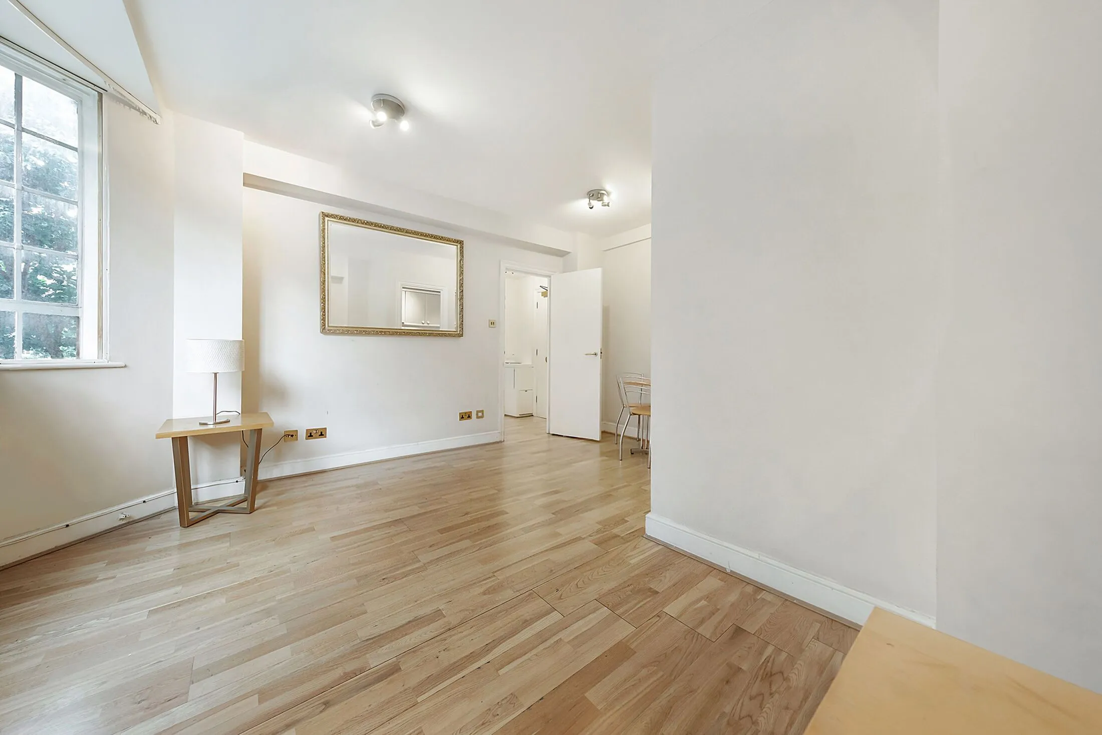 Flat Elystan Street in Greater London