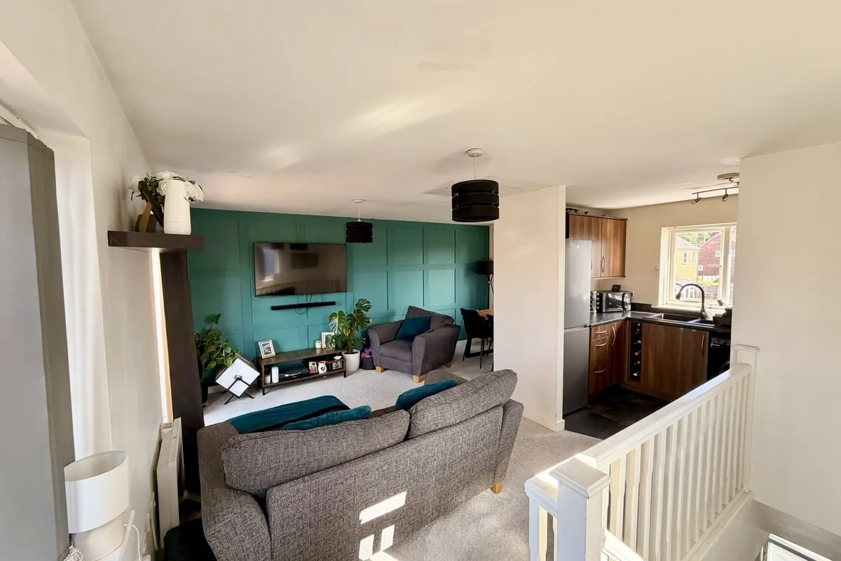 House Swarcliffe Approach in Leeds