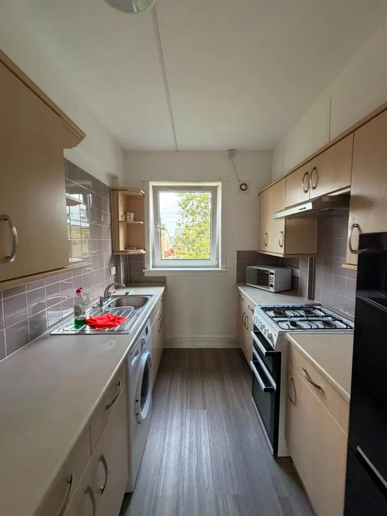 House Broomhouse Grove in City of Edinburgh