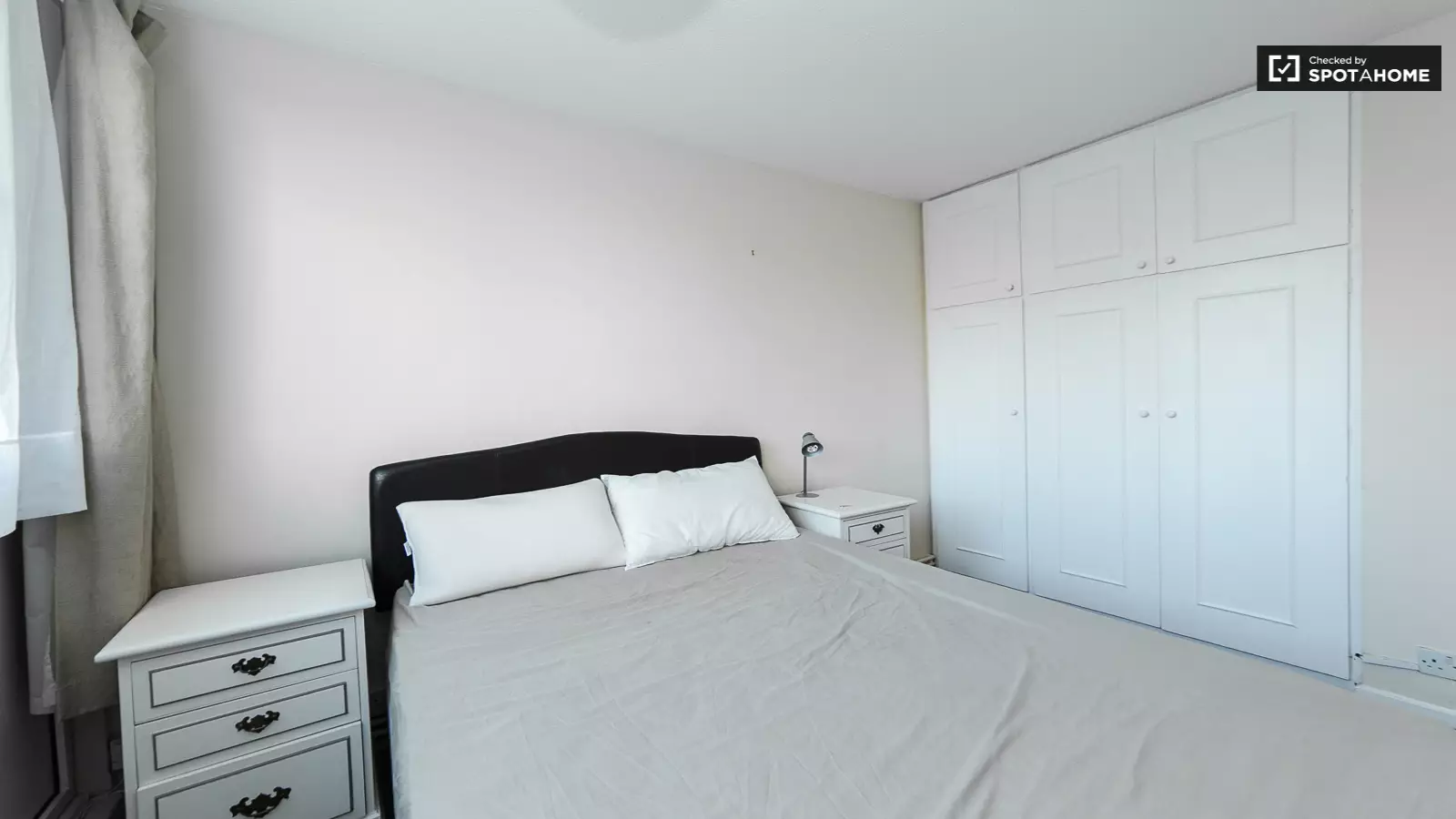 Flat Chepstow Close in Greater London