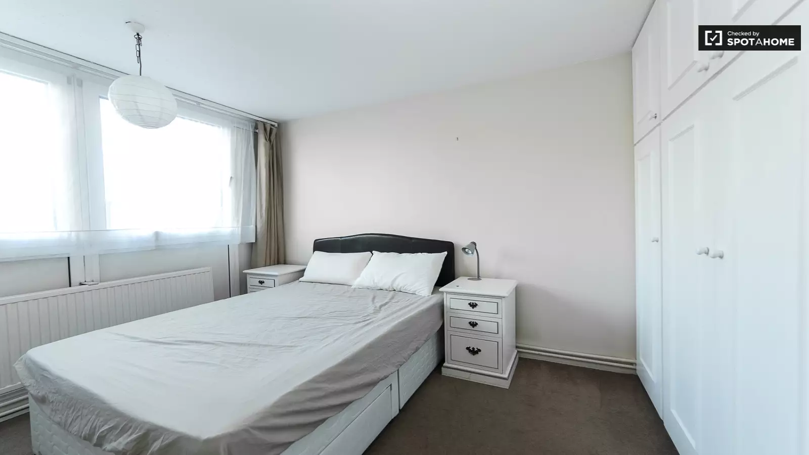 Flat Chepstow Close in Greater London