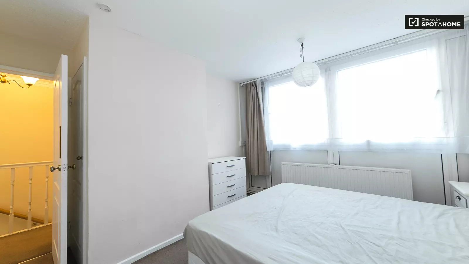 Flat Chepstow Close in Greater London