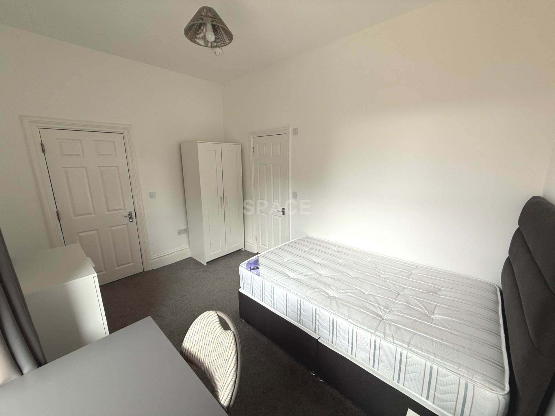 Flat Wokingham Road in Reading