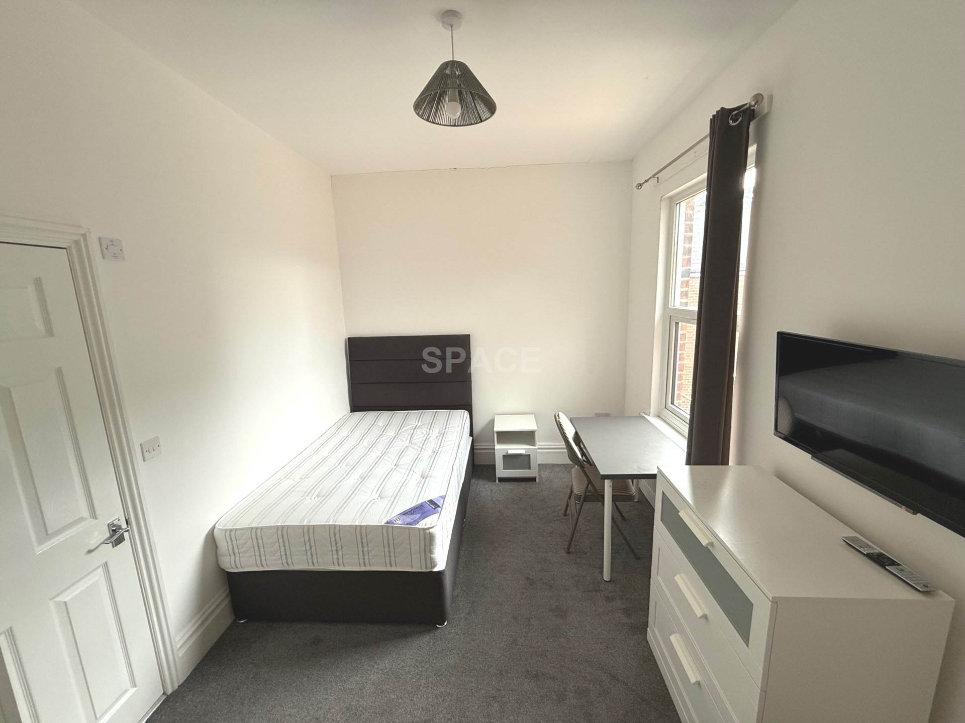 Flat Wokingham Road in Reading