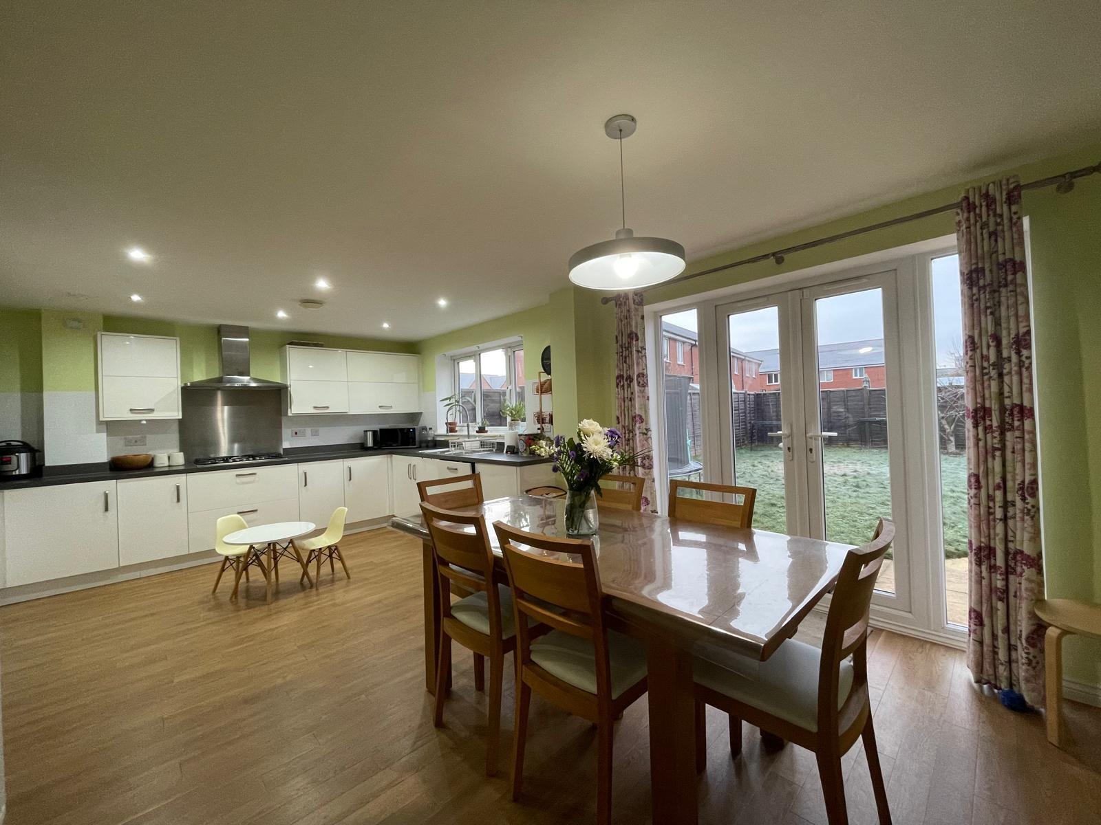 Flat Brackley Crescent in Warwick