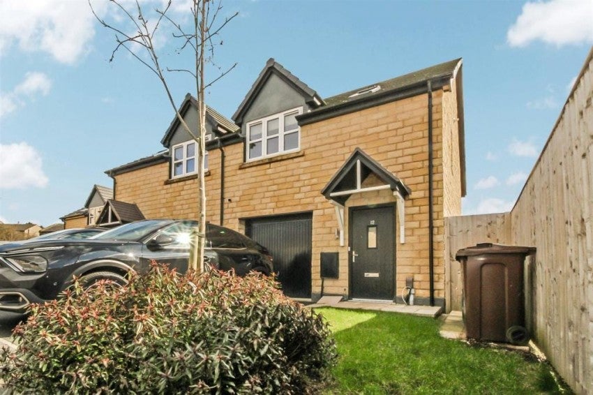 House Tempest Close in Bradford
