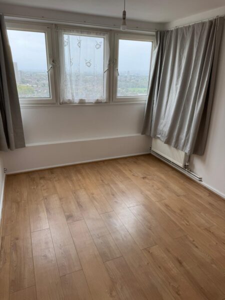 Flat Leather Gardens in Greater London
