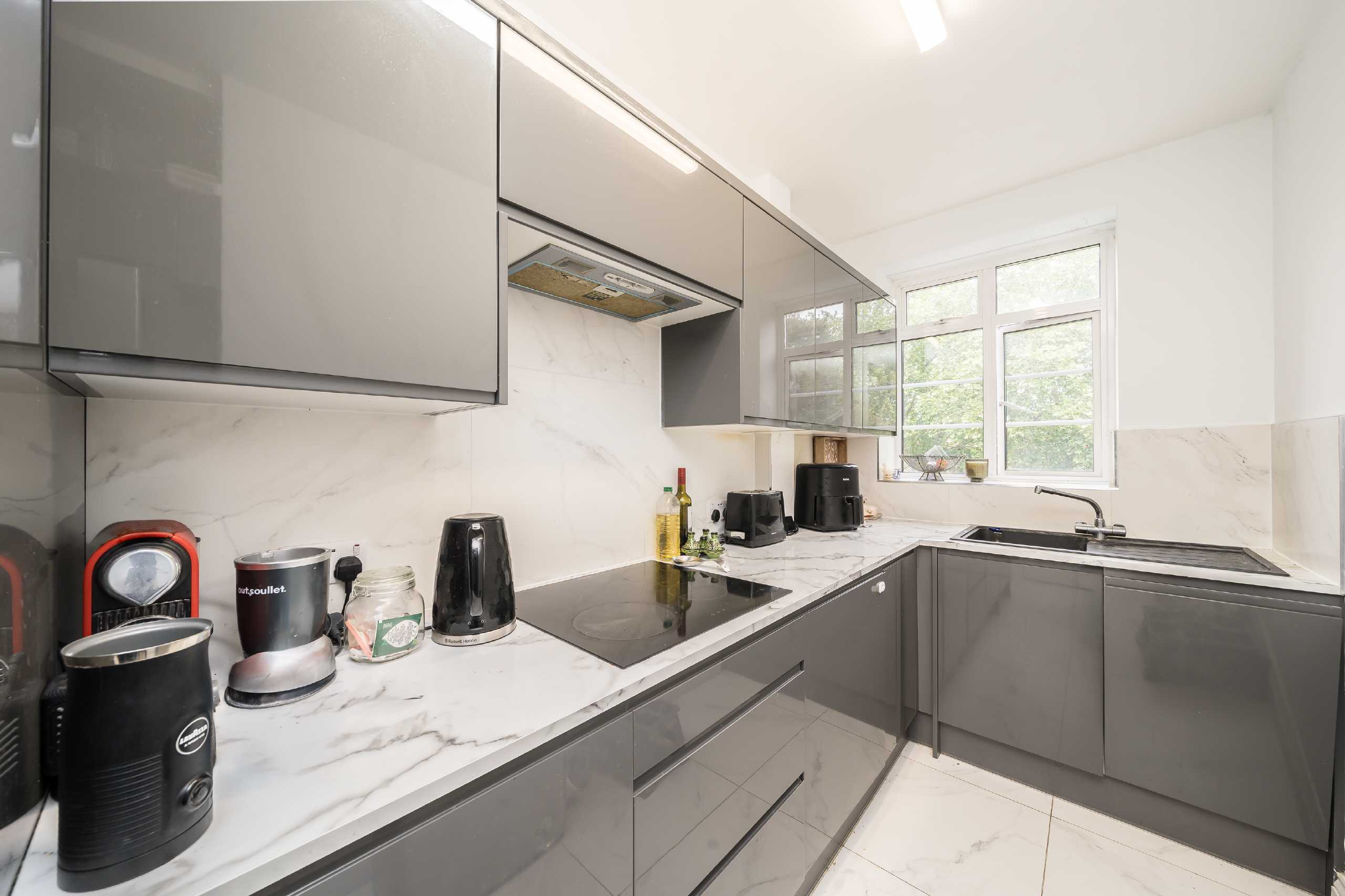 Flat Draxmont in Greater London