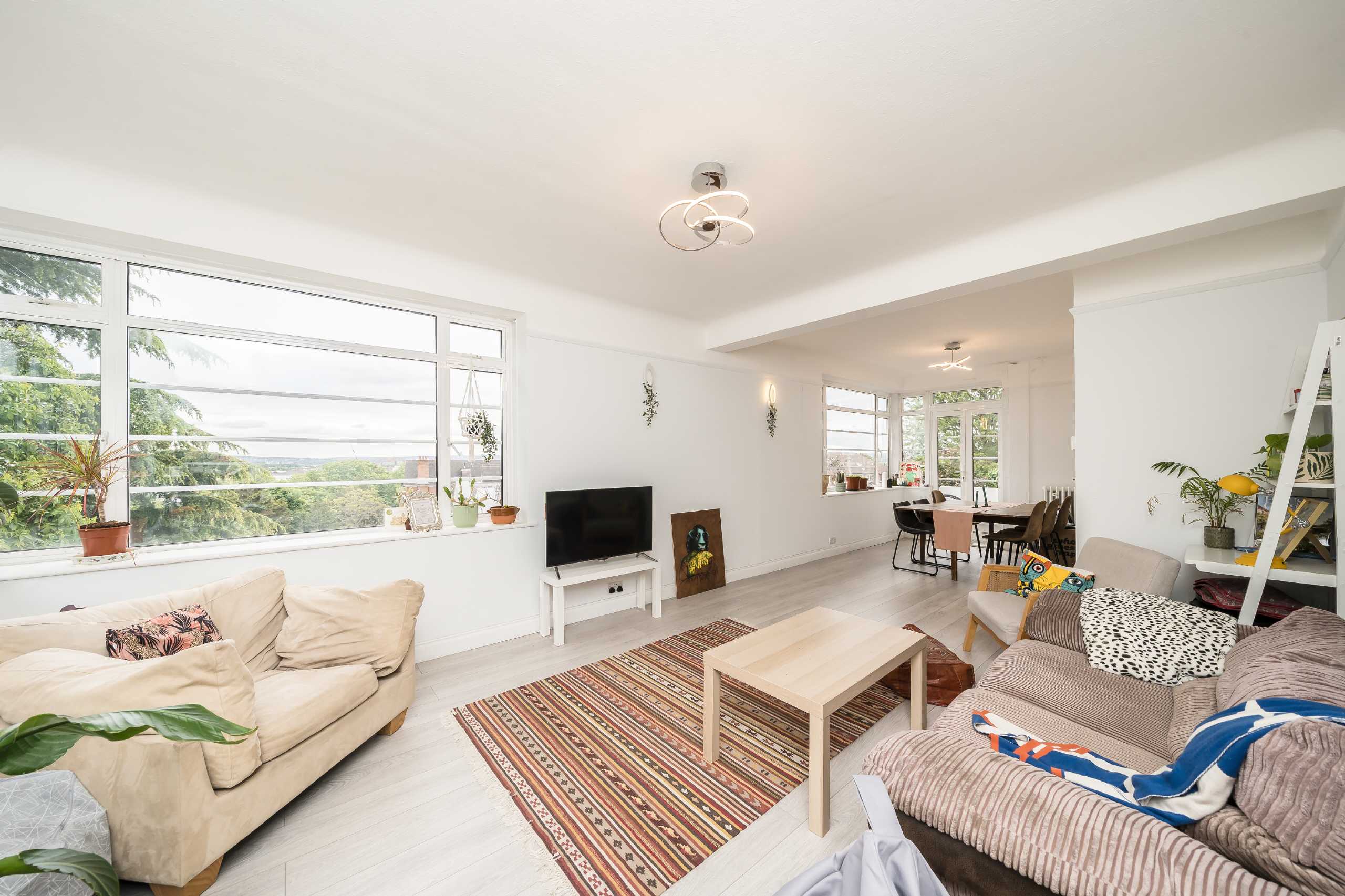 Flat Draxmont in Greater London