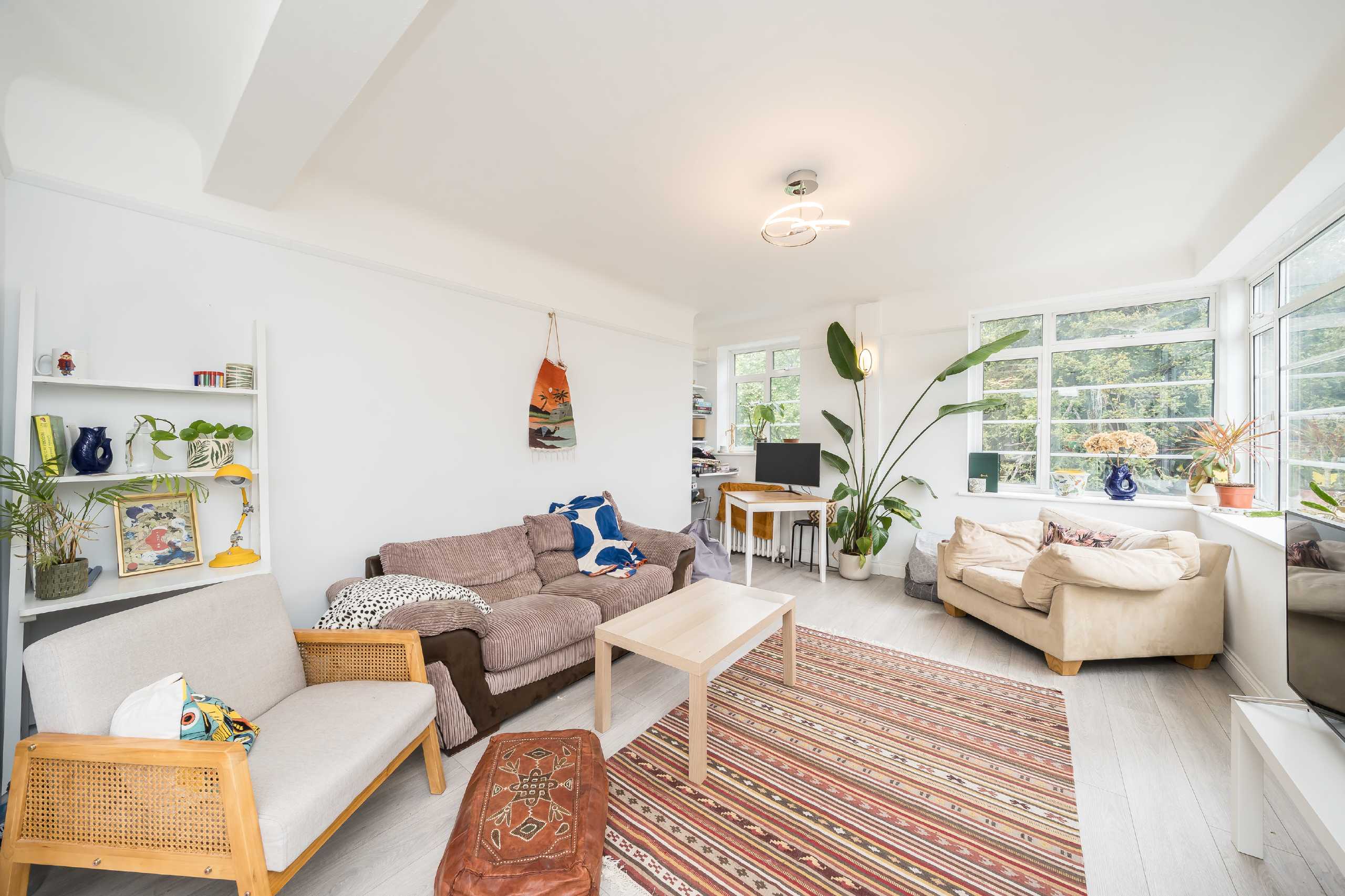 Flat Draxmont in Greater London
