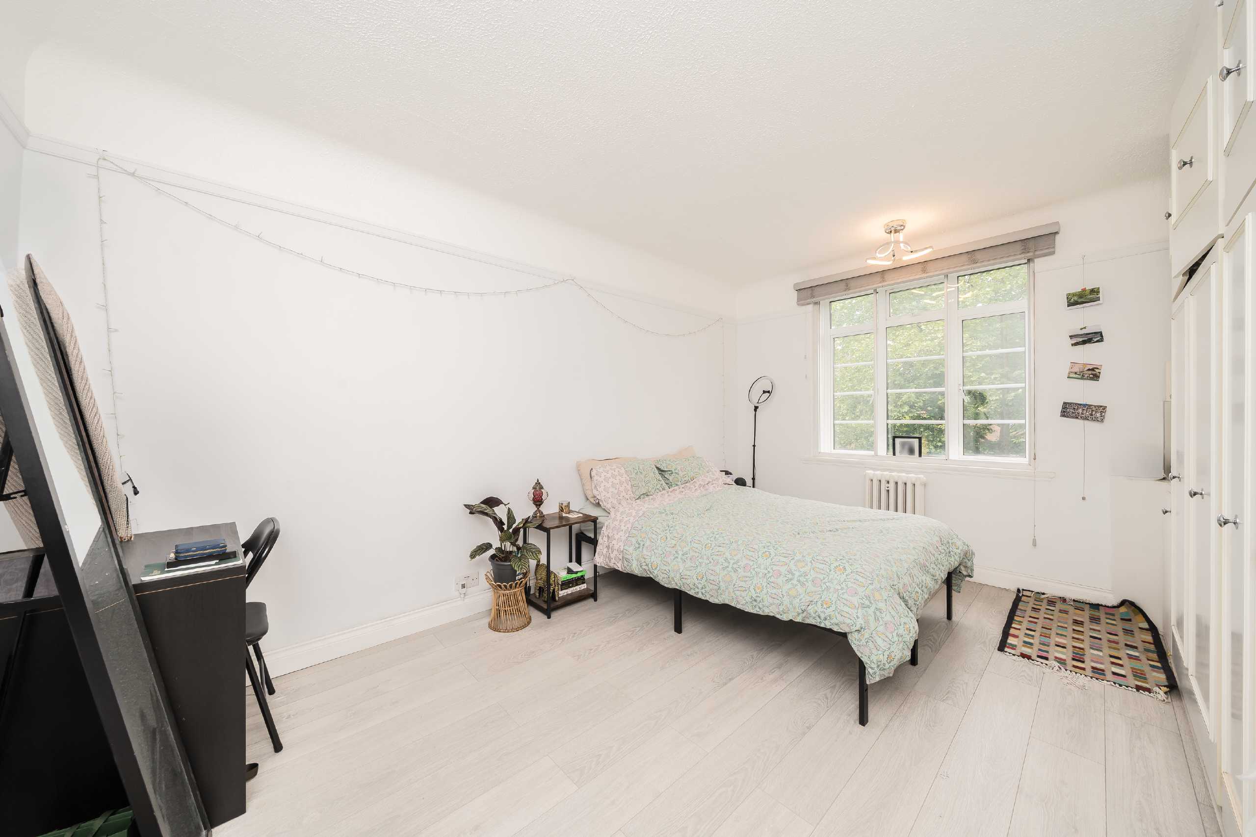 Flat Draxmont in Greater London