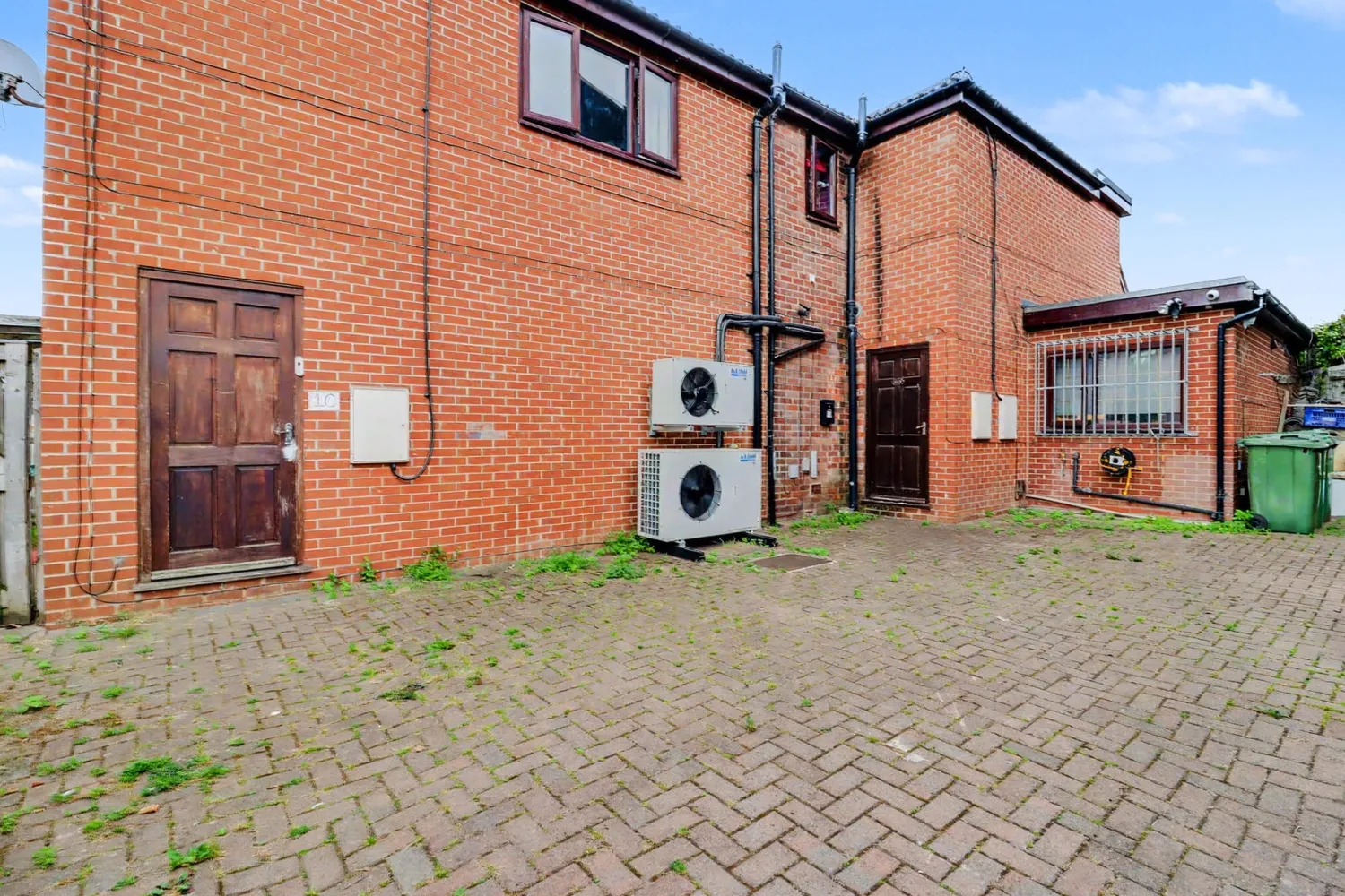 Flat Silcoates Street in Wakefield