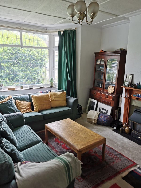 Room Bingley Road in Bradford