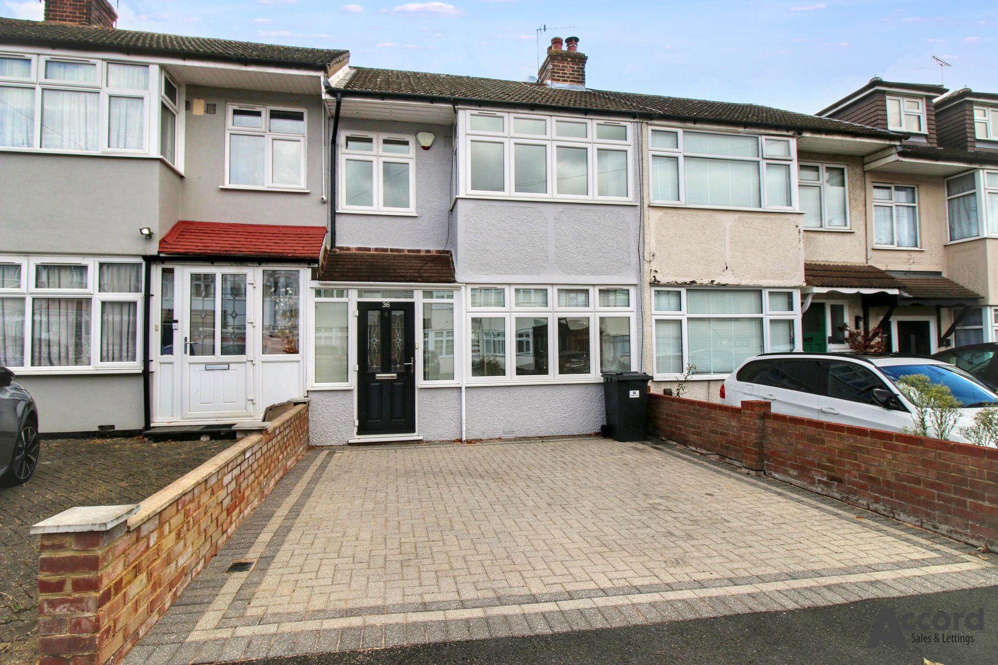 House Macdonald Avenue in London