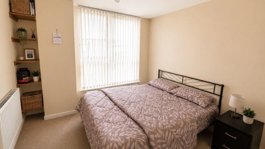 Flat Watkin Road in Leicester