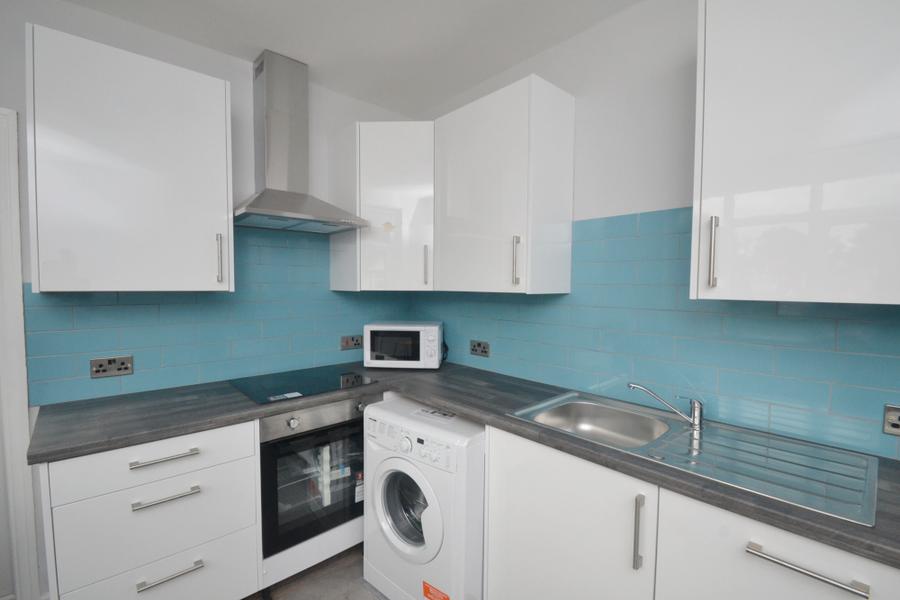 Flat Kingswood Road in Manchester