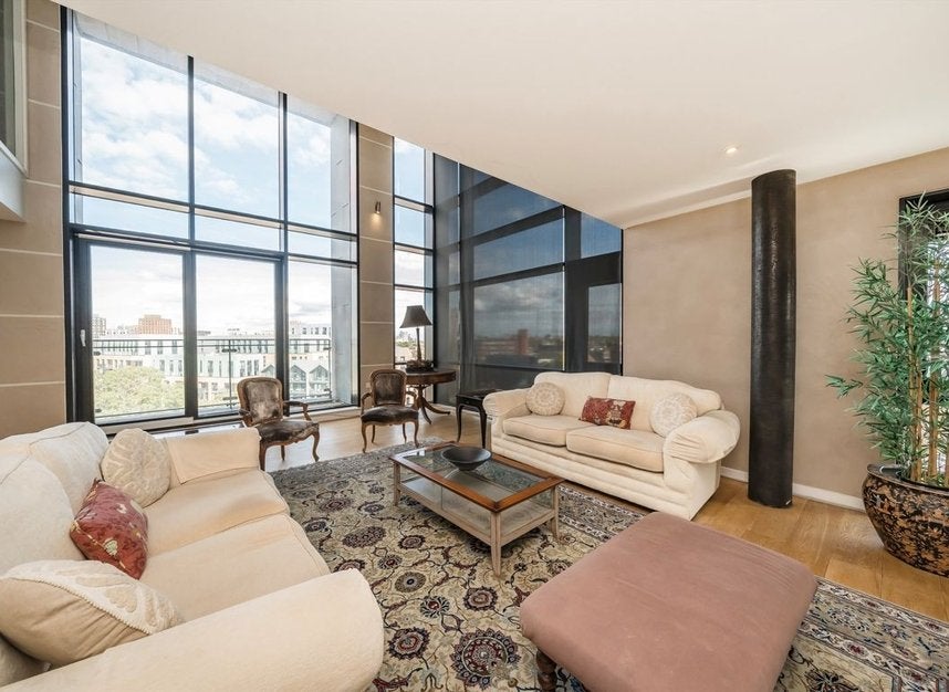 Flat Hardwicks Square in Greater London