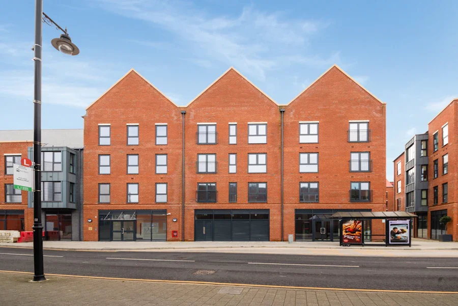 Flat Weavers Lane in Inkpen