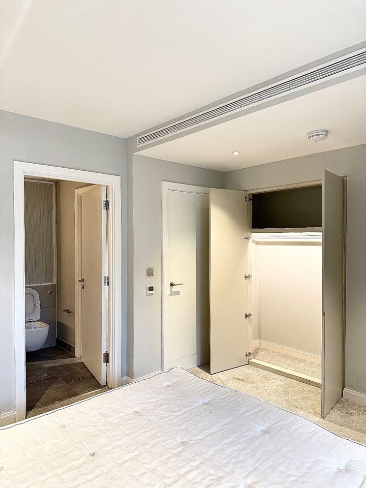 Flat Kennington Lane in Greater London