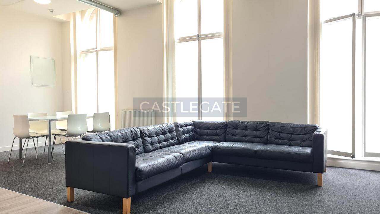 Room Threadneedle Street in Kirklees