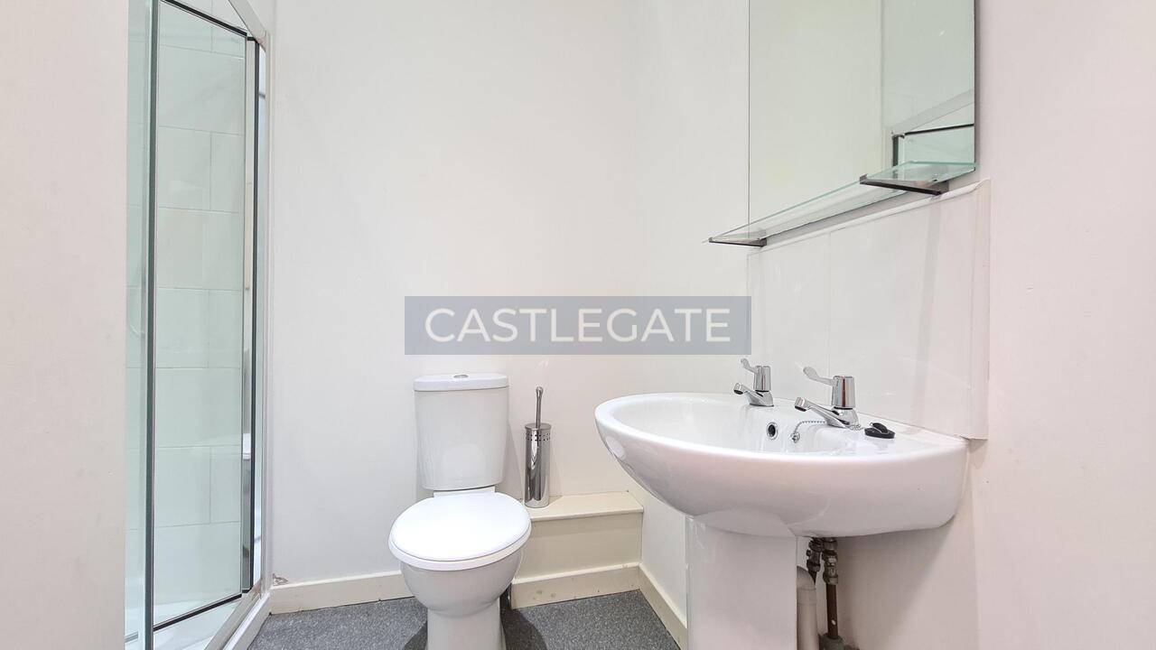Room Threadneedle Street in Kirklees