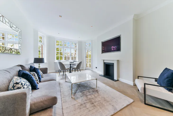 Flat Elm Tree Road in City of Westminster