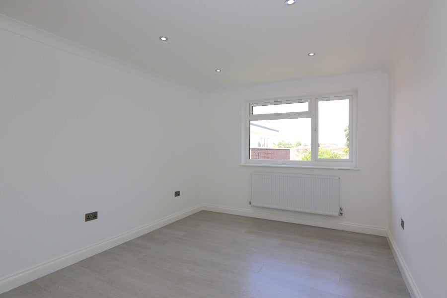 Flat Cheam Road in Epsom and Ewell