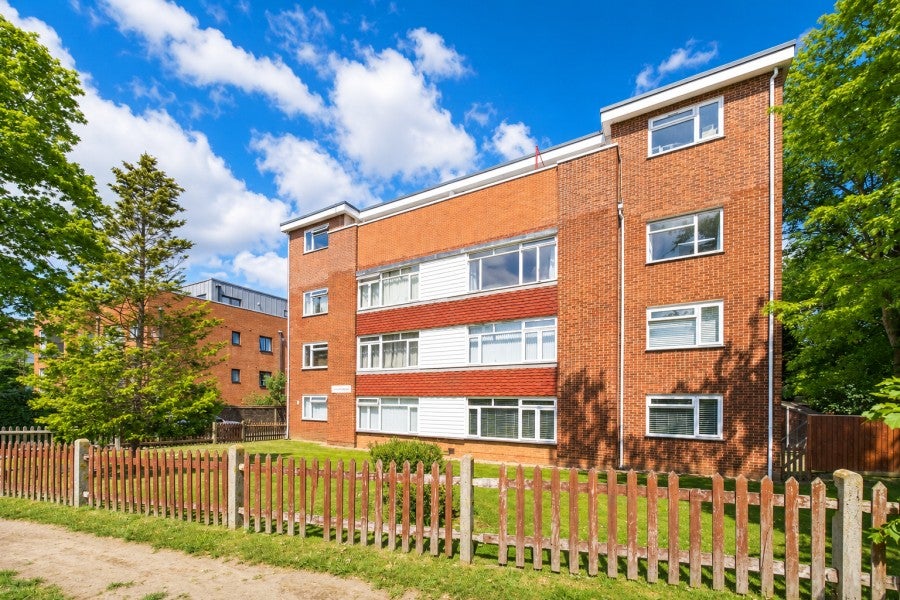 Flat Cheam Road in Epsom and Ewell