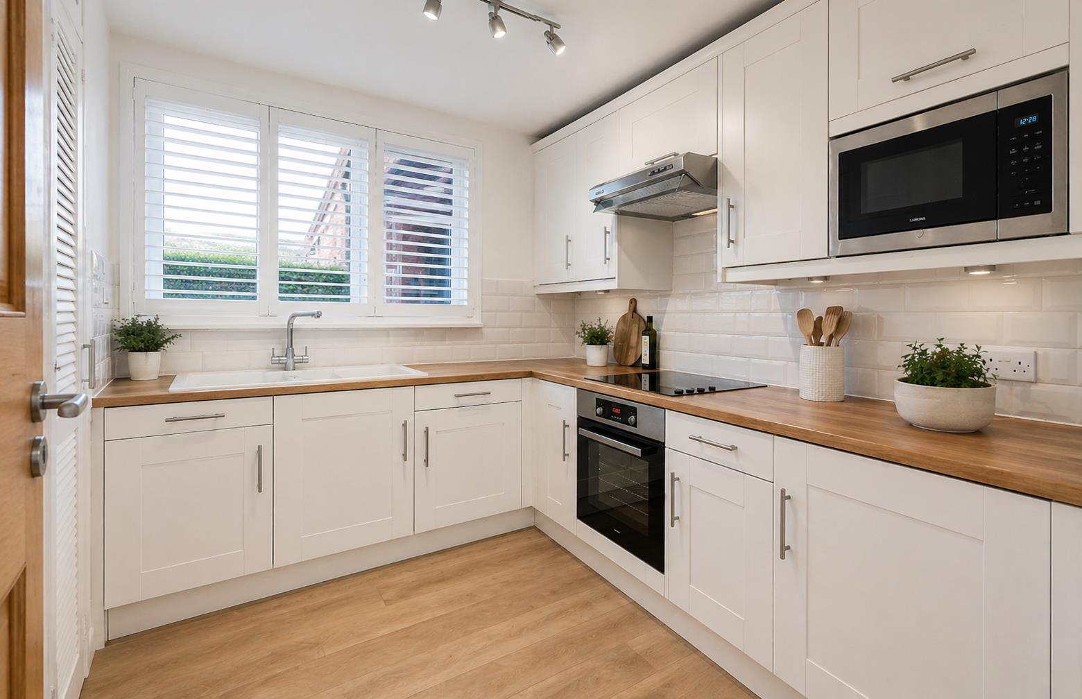 Flat Searles Close in Greater London