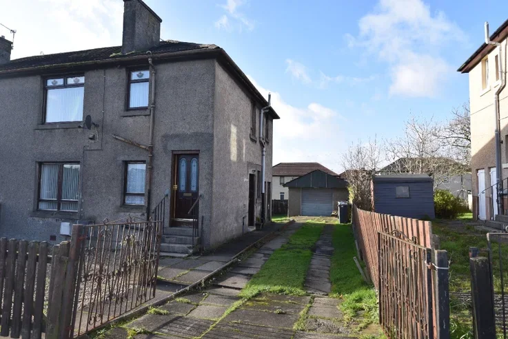 Flat Bathgate Road in Blackburn