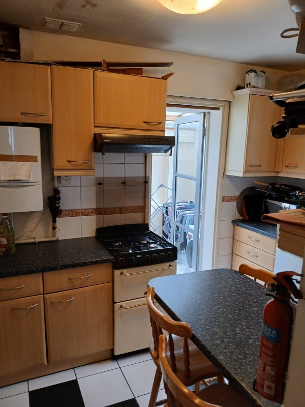 Room Rhodesia Road in Greater London