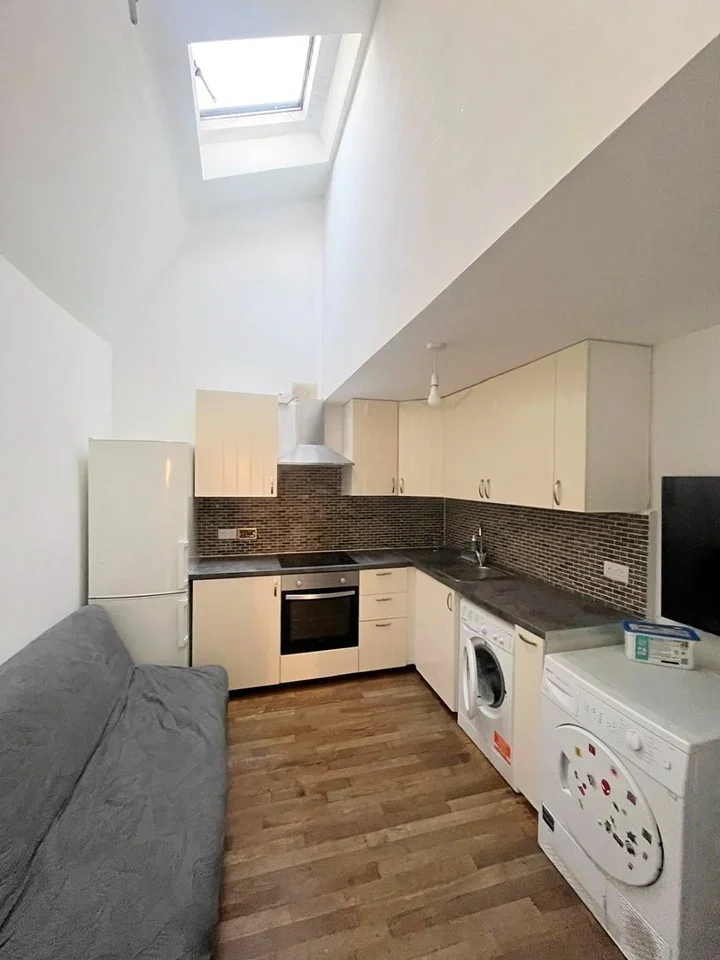 Flat Newington Green Road in Greater London
