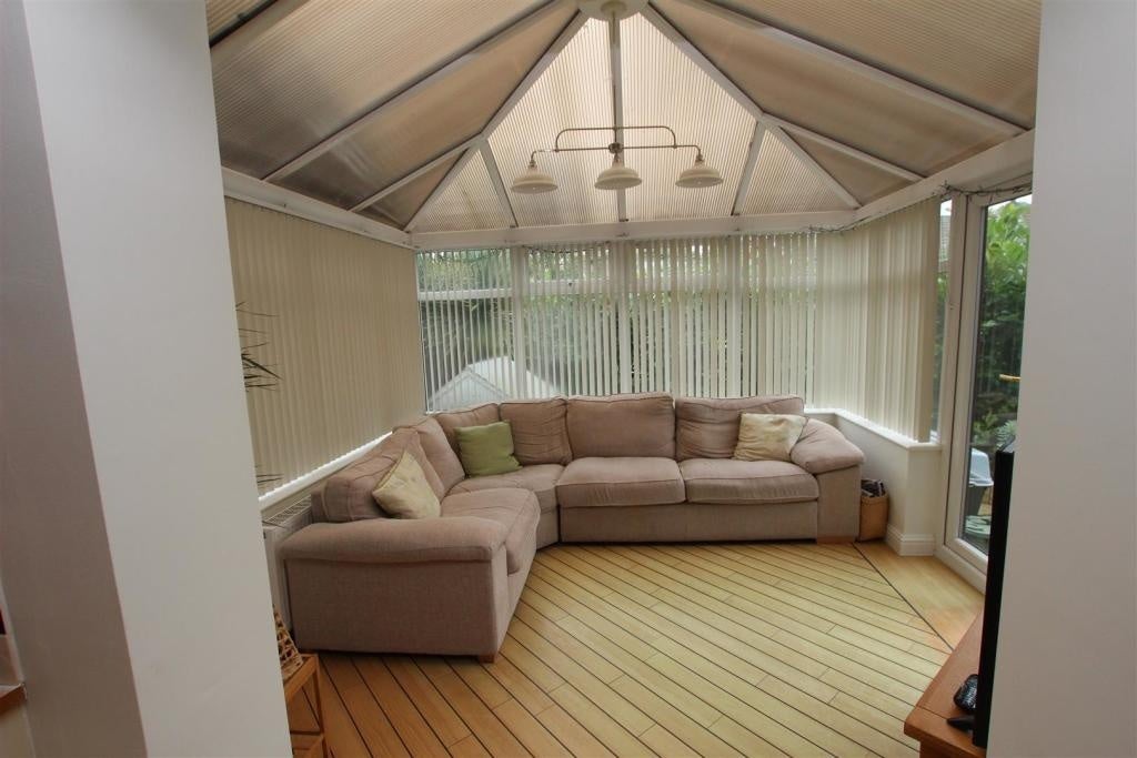 Room Back Grasmere Street in Bolton