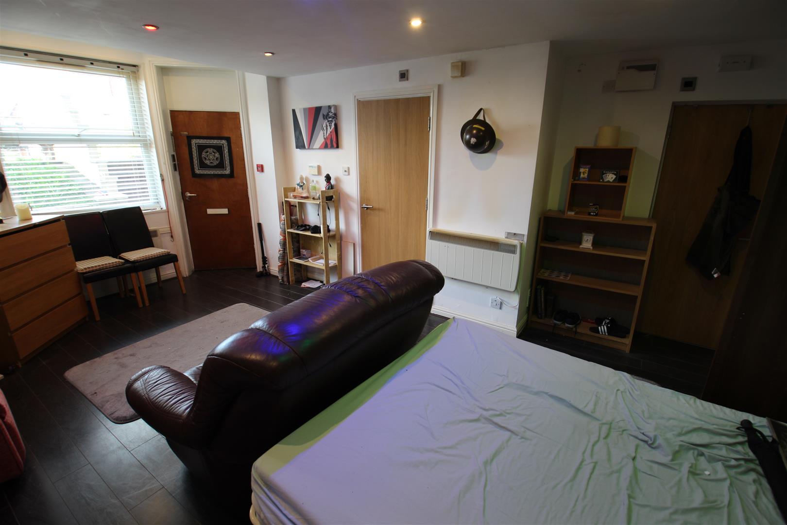 Flat Buckingham Grove in Leeds