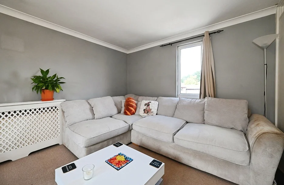 Flat Nutley in Bracknell