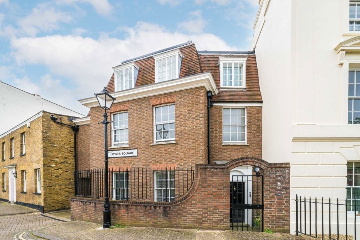 Flat Swan Street in Greater London