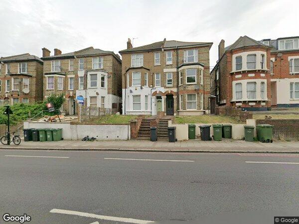 Flat Thurlow Park Road in Greater London
