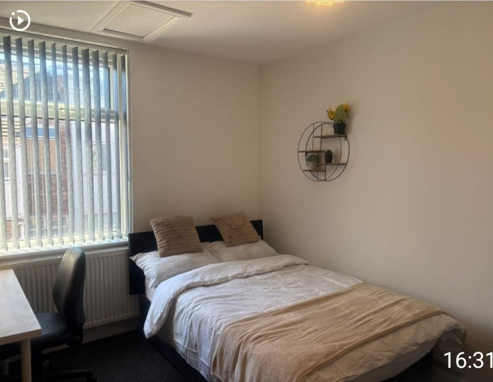 Flat Braemar Road in Manchester