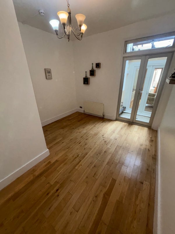 Room St. Saviour's Road in Greater London