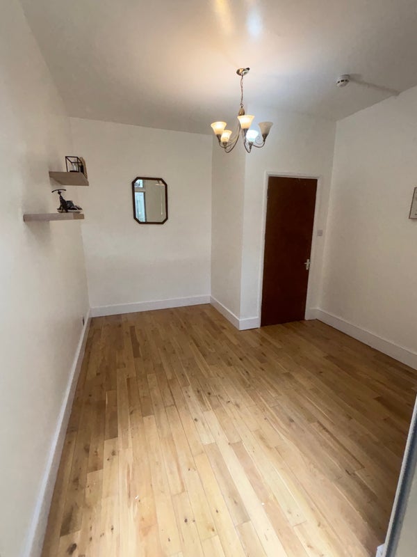 Room St. Saviour's Road in Greater London