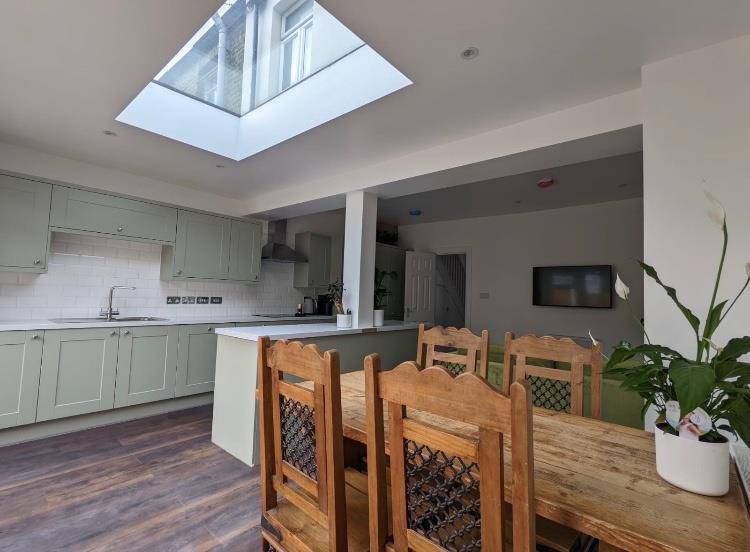 Room Kildare Road in Greater London